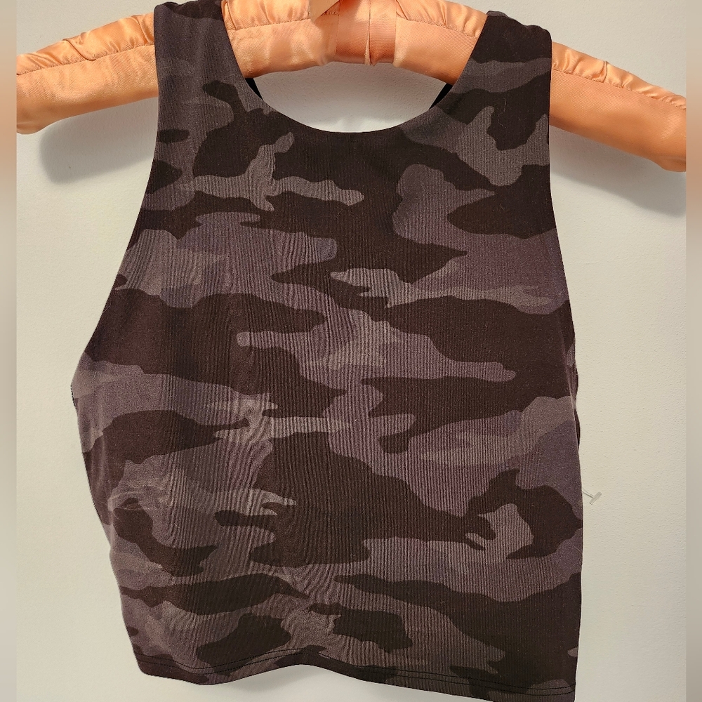 NWT - Athleta grey camo Conscious Crop - Size Small